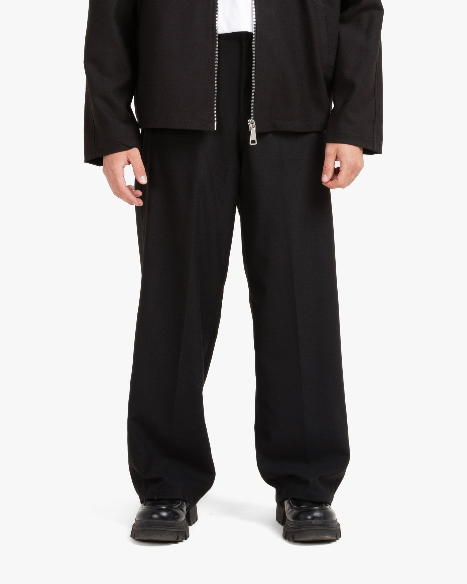 SILENT SLACK – Wide-Leg Wool Trousers