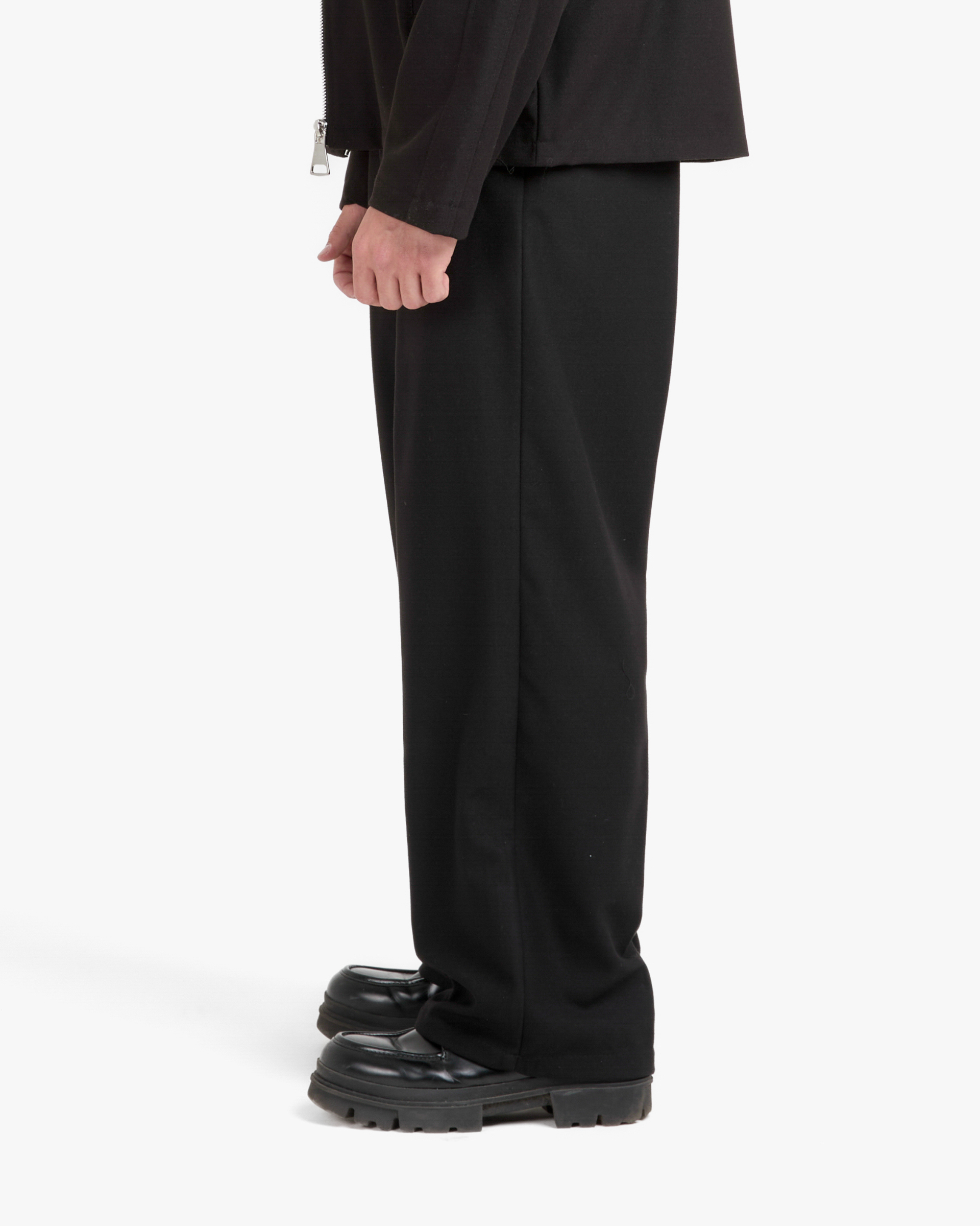 SILENT SLACK – Wide-Leg Wool Trousers