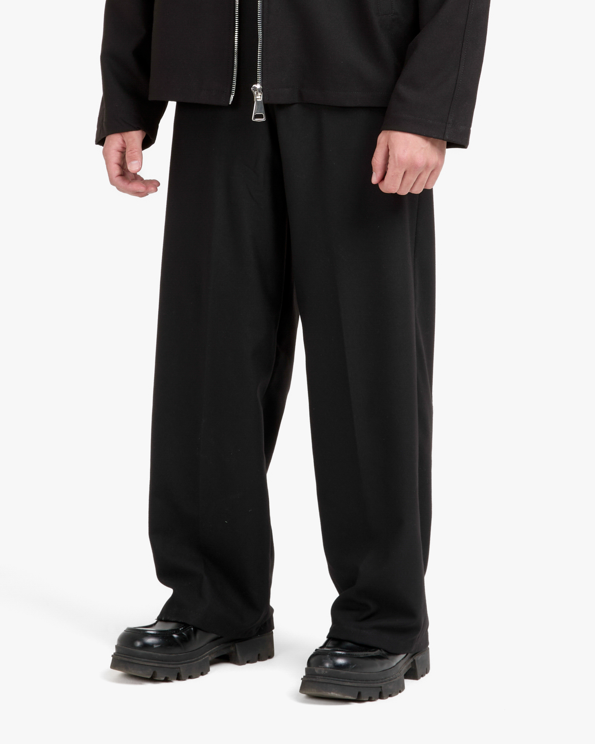 SILENT SLACK – Wide-Leg Wool Trousers