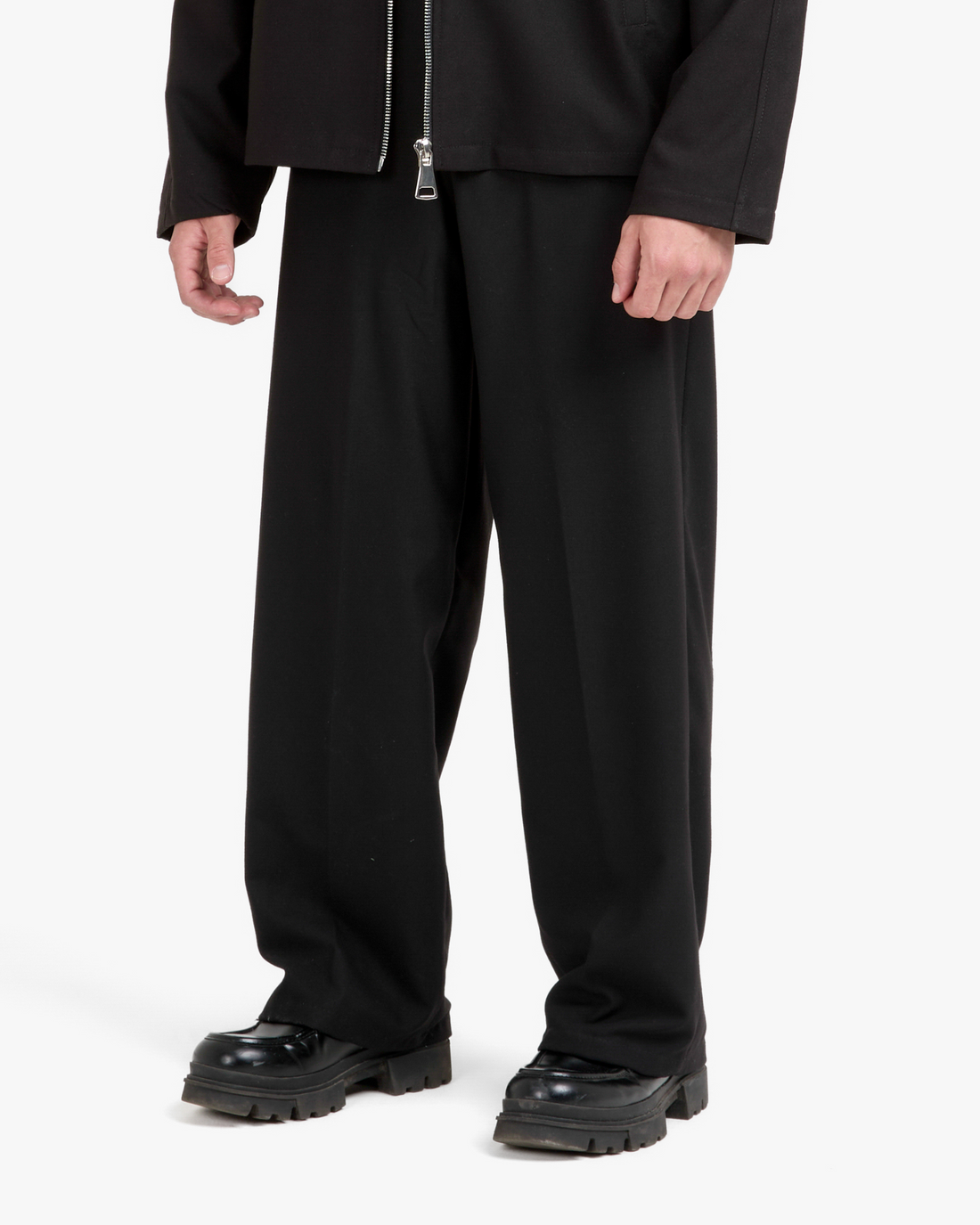 SILENT SLACK – Wide-Leg Wool Trousers