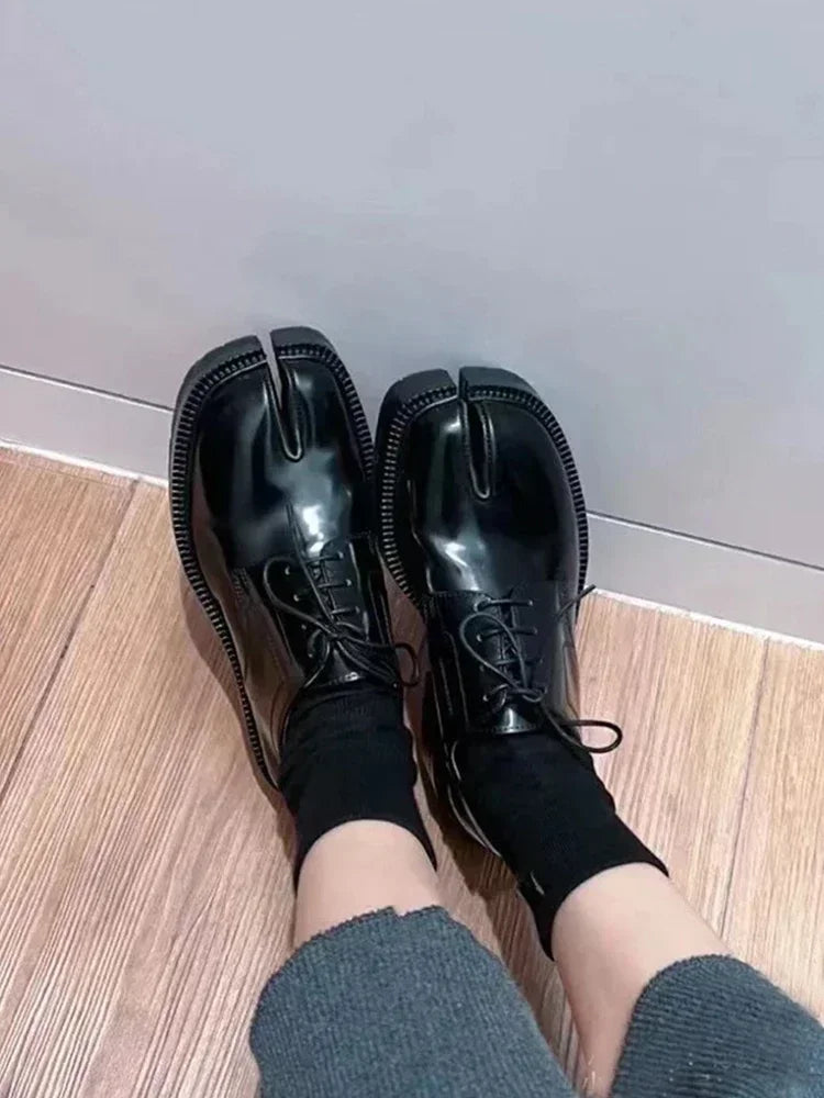 Men’s Split Toe Tabi Loafers – Patent Leather Thick Sole Korean Trend 2025