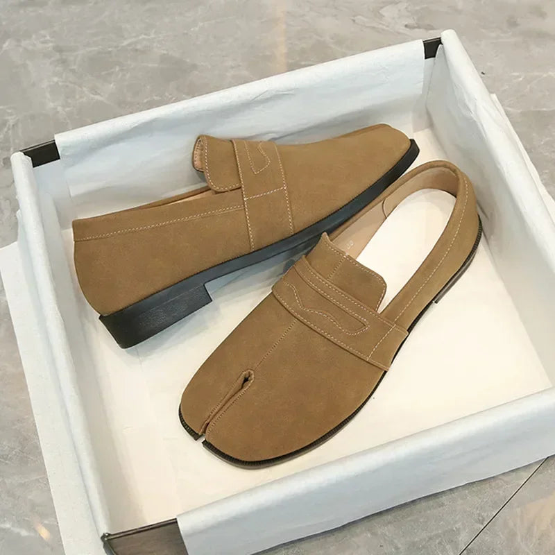 Men’s Split Toe Tabi Loafers – Patent Leather Thick Sole Korean Trend 2025