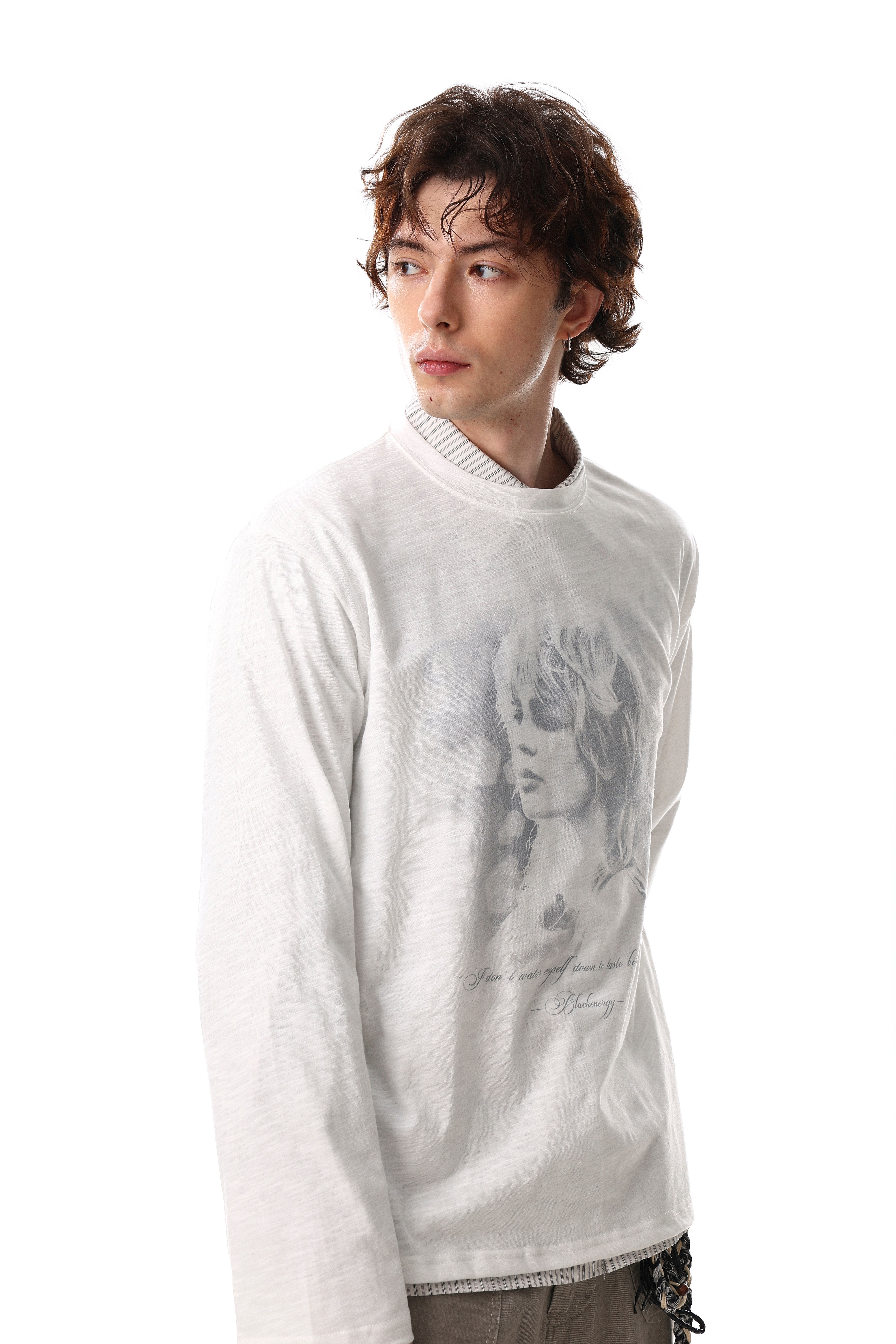 Omirad Vintage Portrait Graphic Long Sleeve Tee