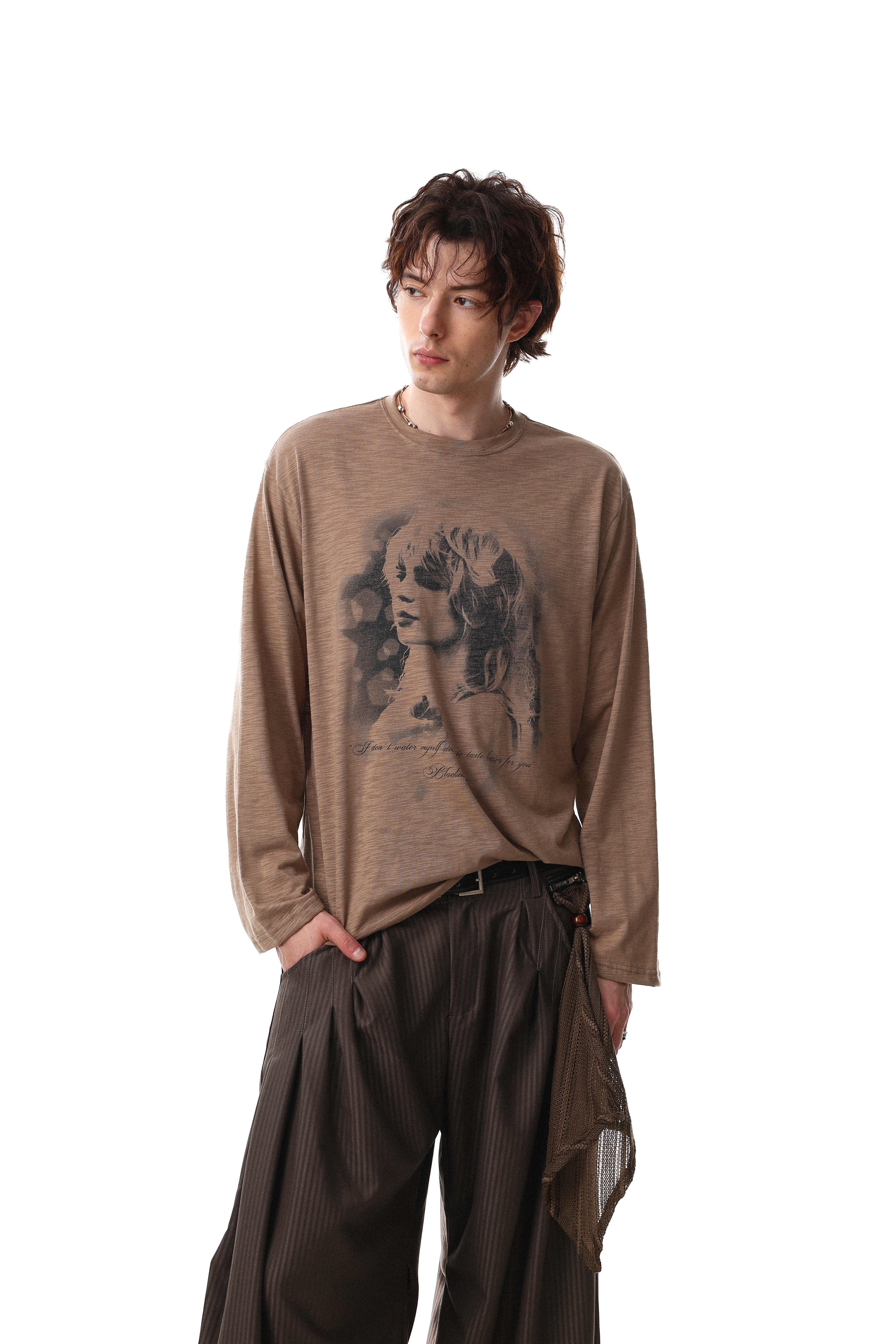 Omirad Vintage Portrait Graphic Long Sleeve Tee